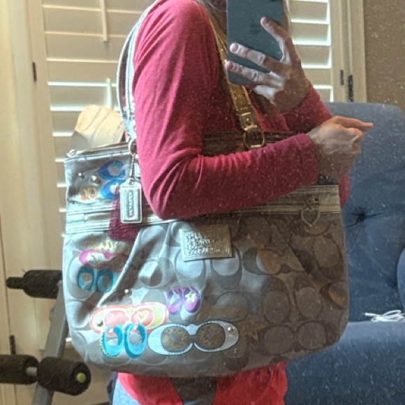 Coach Gold and Tan Signature Shoulder Bag $20 - Picture 5 of 6